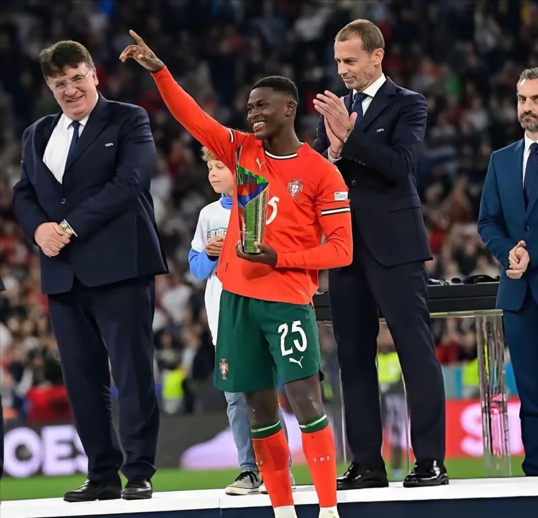 葡萄牙门将卡西利亚斯扑出关键球，力拒对手追平的简单介绍