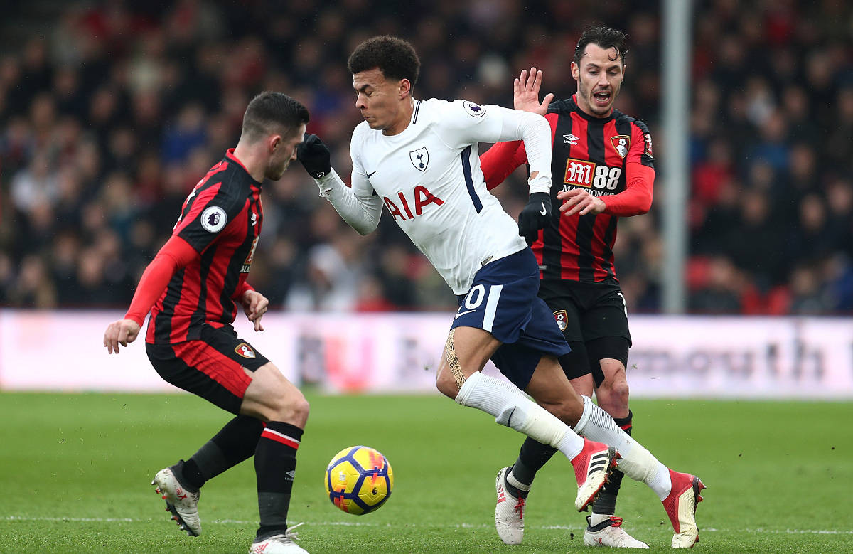 球队士气低迷，拼尽全力求振作反弹的简单介绍