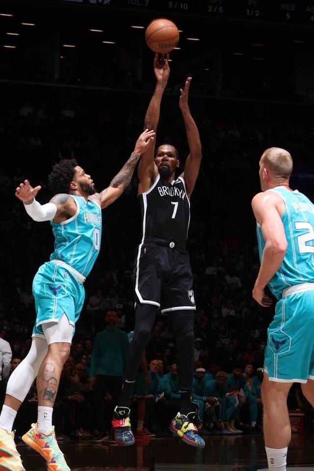 黄蜂队惨遭逆转，噩梦般的比赛的简单介绍