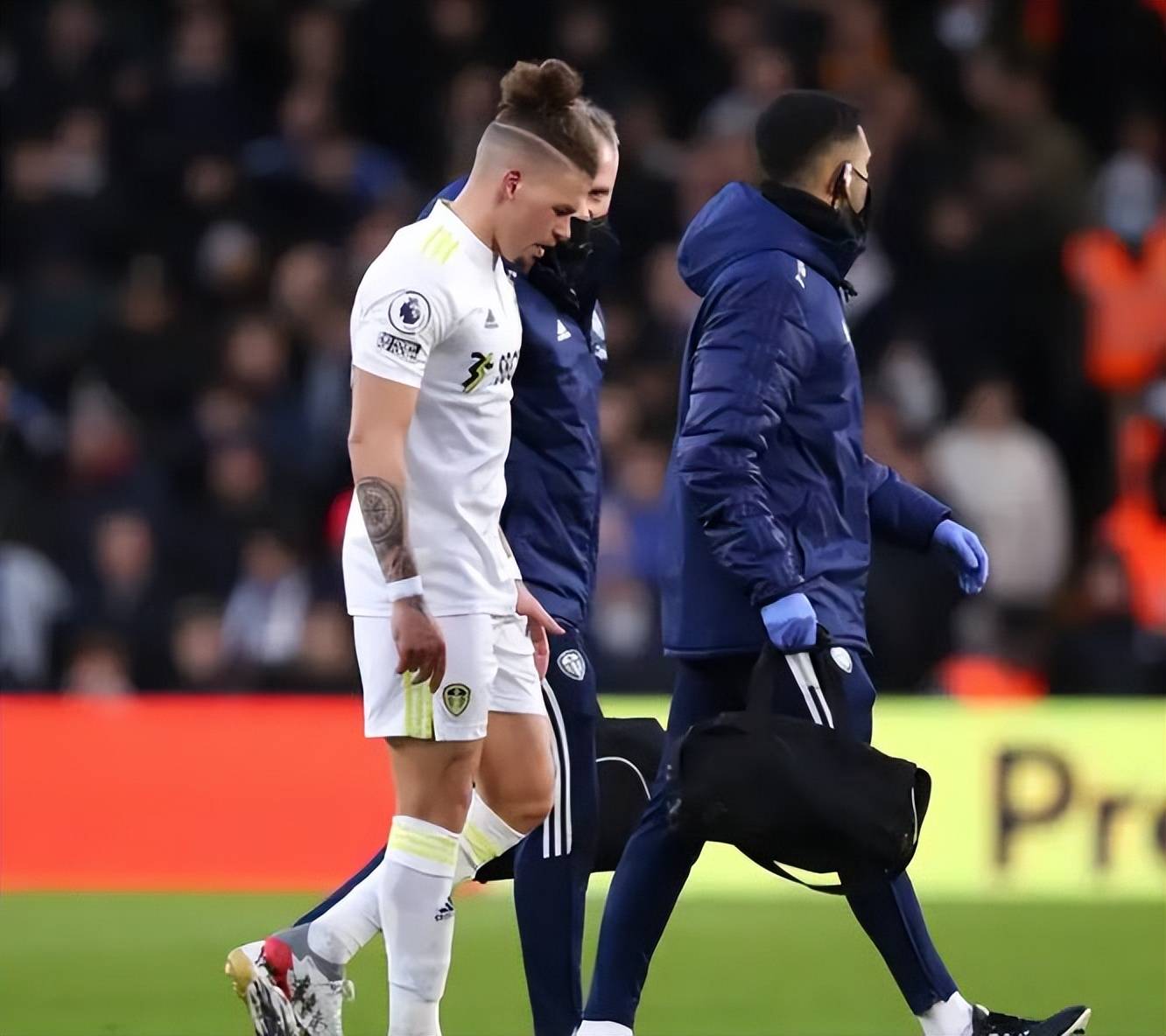 包含利万特接连惨败，陷入保级泥潭的词条