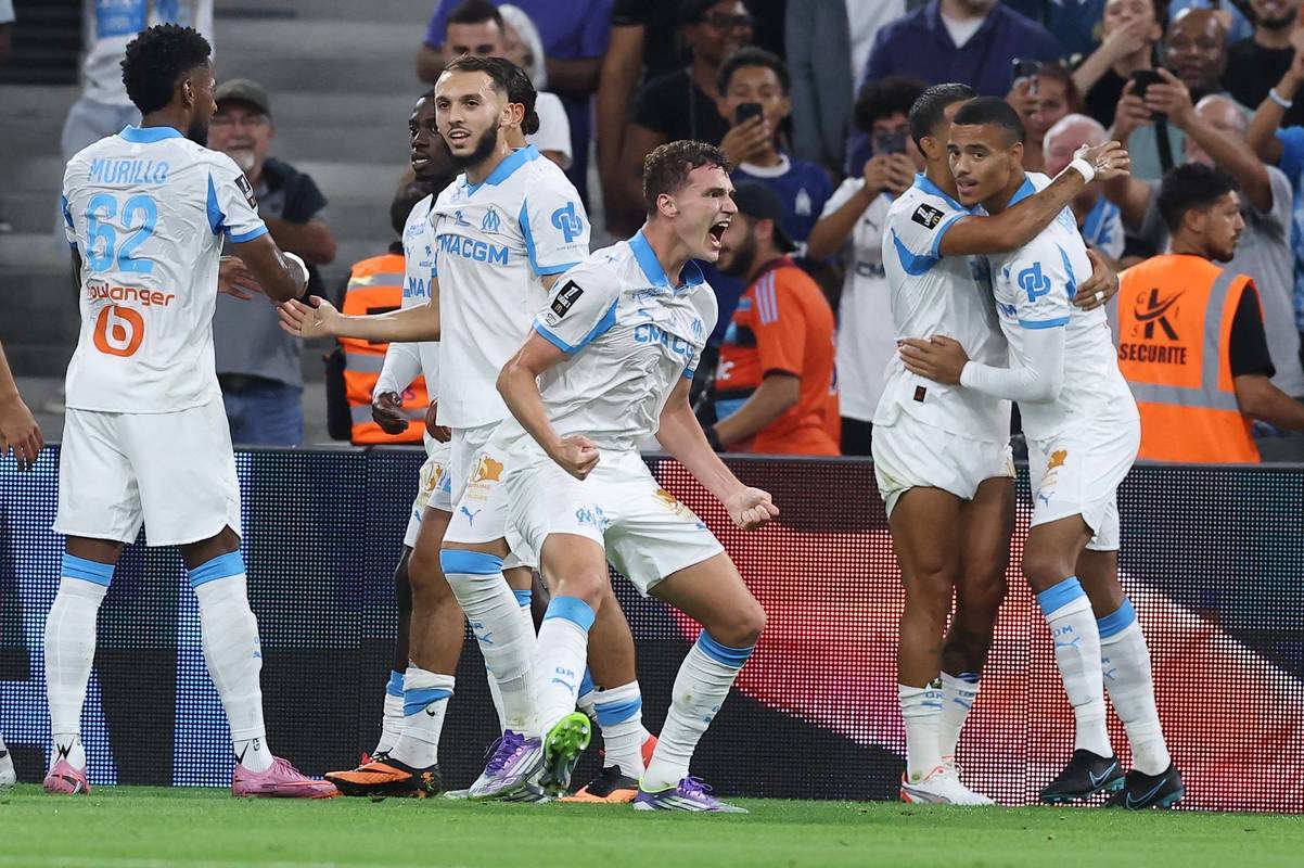 尼斯在主场不敌洛里昂，遗憾失利