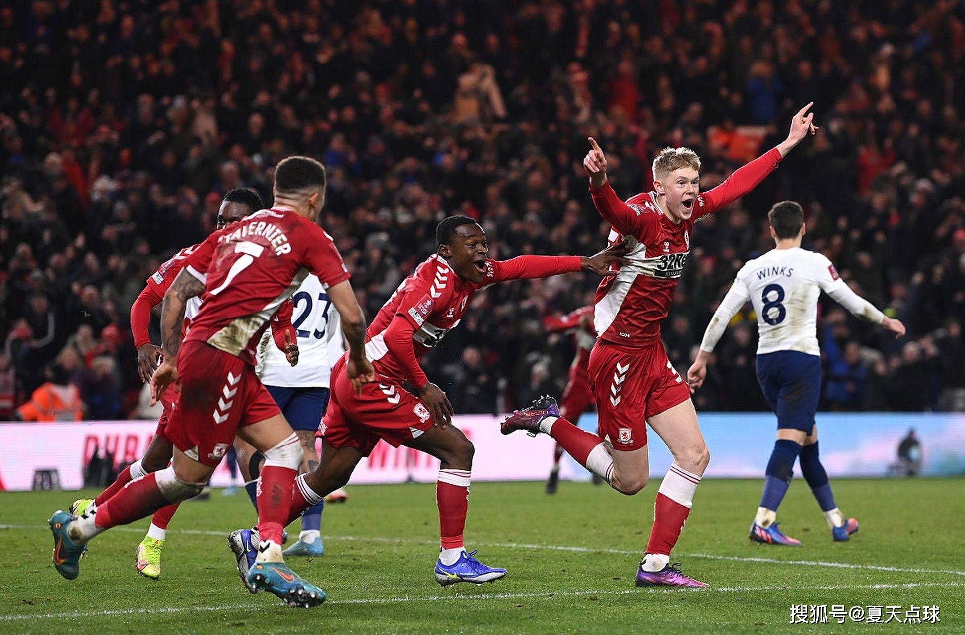 包含富勒姆主场逆转基尔马诺克，取得四轮不败的词条