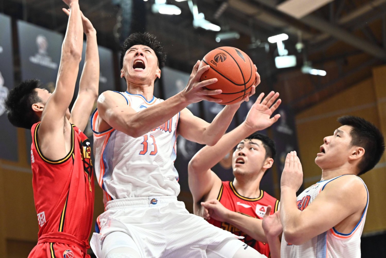 关于深圳男篮备战全队备战，冲击胜利的信息