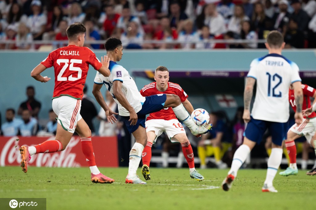 英格兰队以一球优势战胜阿根廷晋级四强