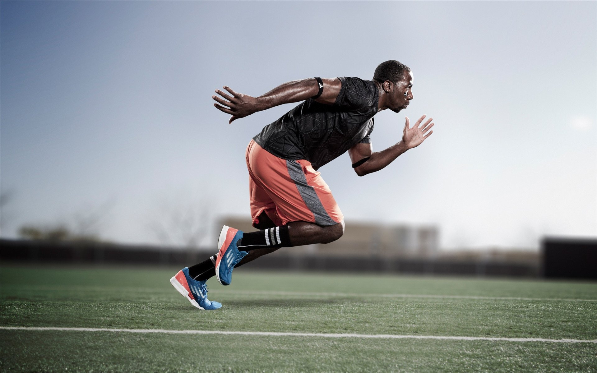 西决生死战焦点战，广东队压制老鹰，战术纪律铸就胜利